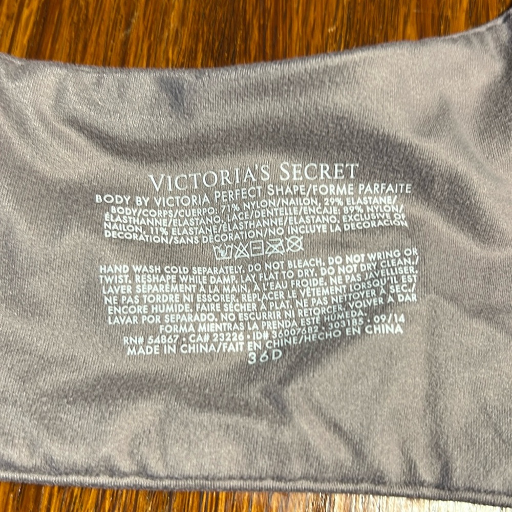3/$25 Victoria Secret Body by Victoria Perfect Fit Pad Underwire Bra.Sz 36D - Picture 8 of 8